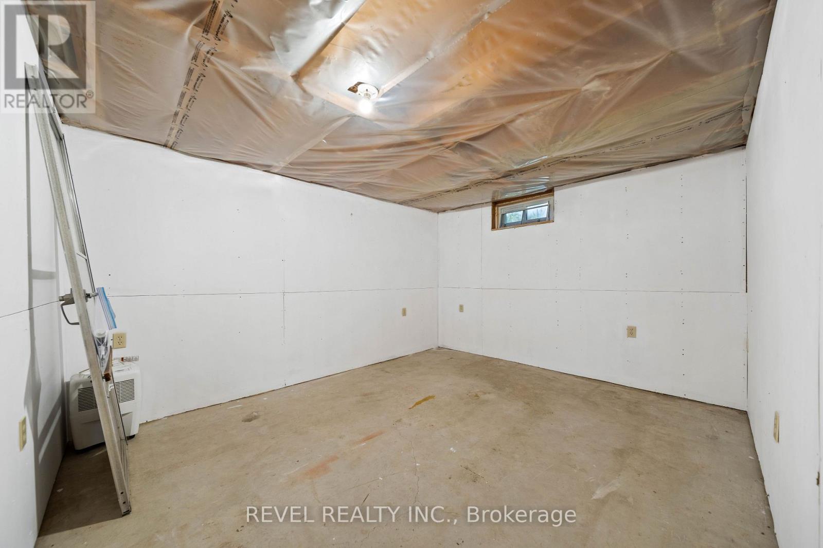 32 BRUNSWICK AVENUE - 40