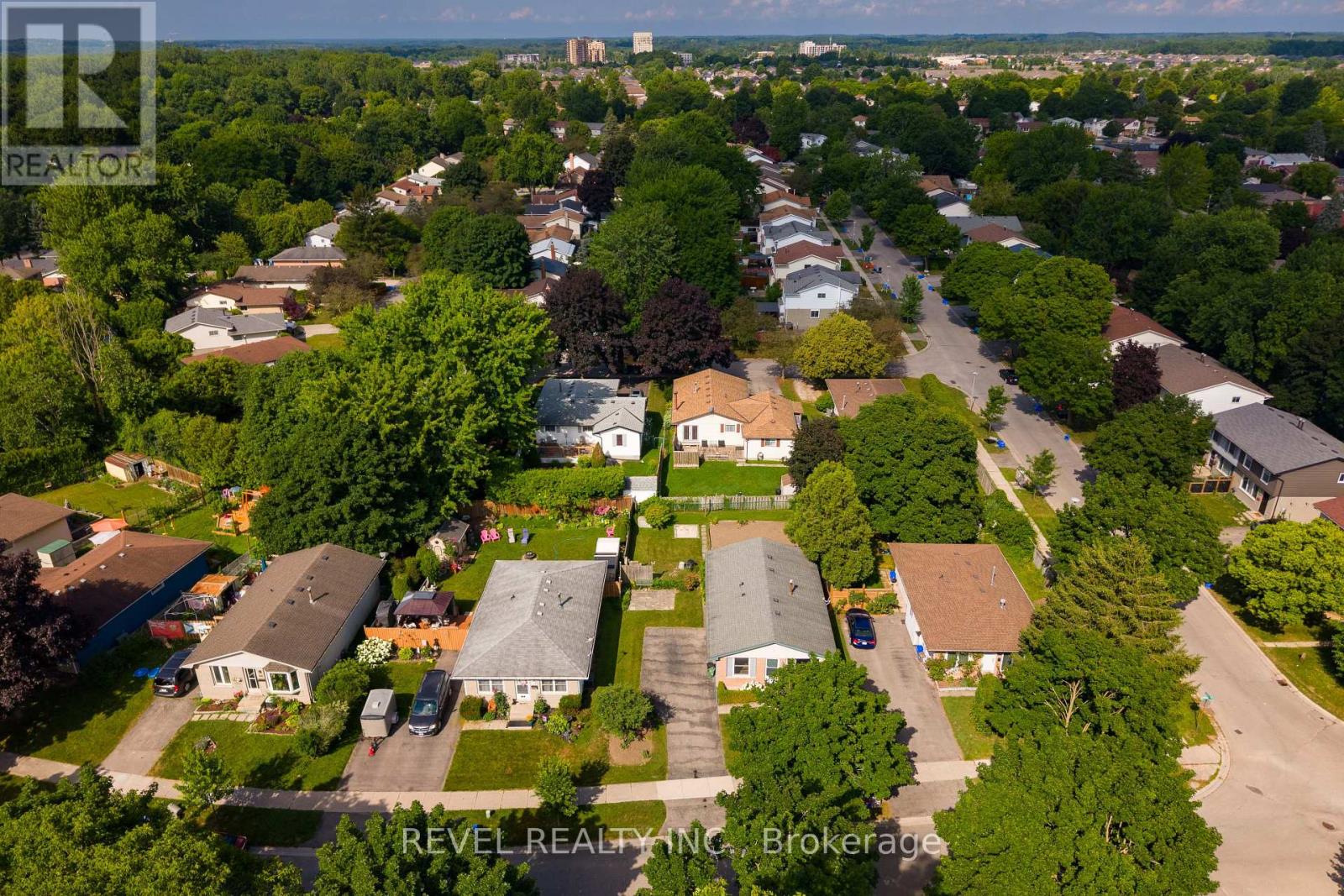 32 BRUNSWICK AVENUE - 43