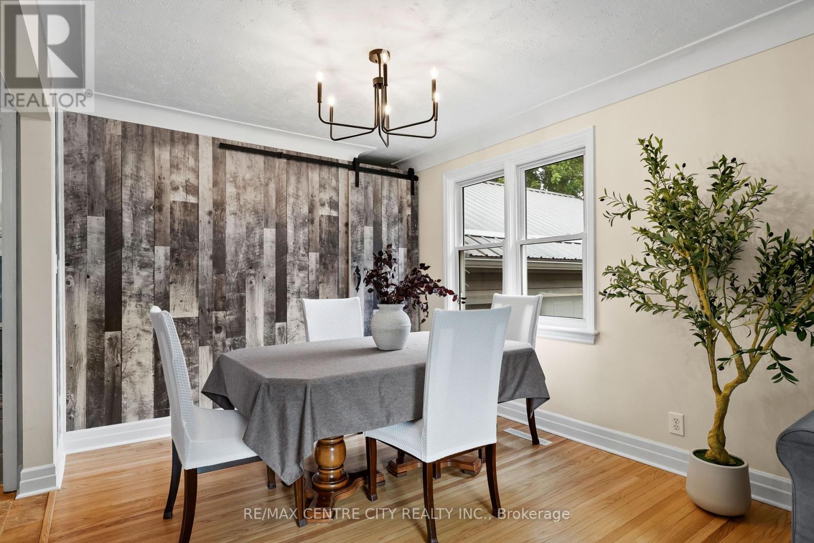 137 CENTENNIAL AVENUE - 11