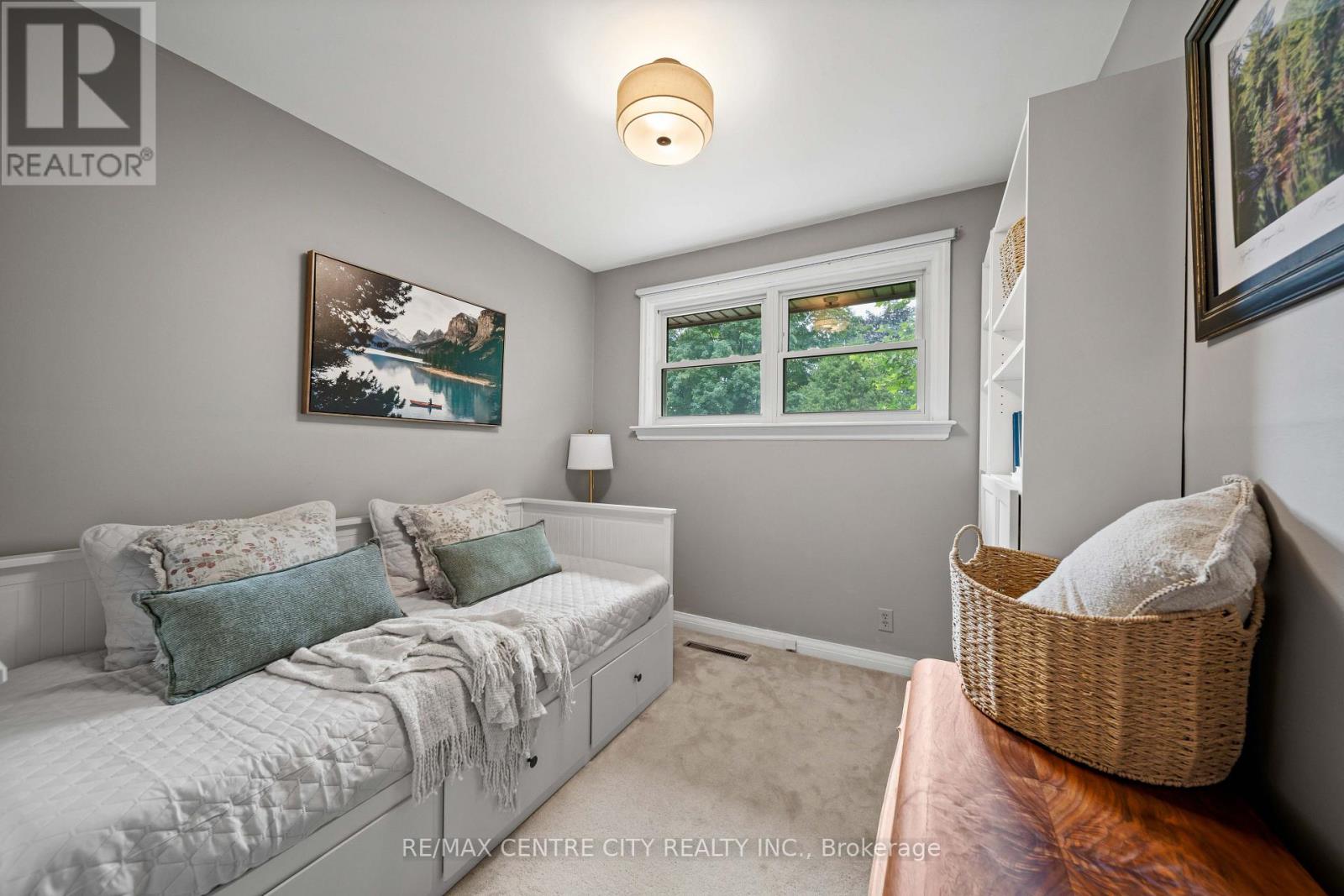 137 CENTENNIAL AVENUE - 19