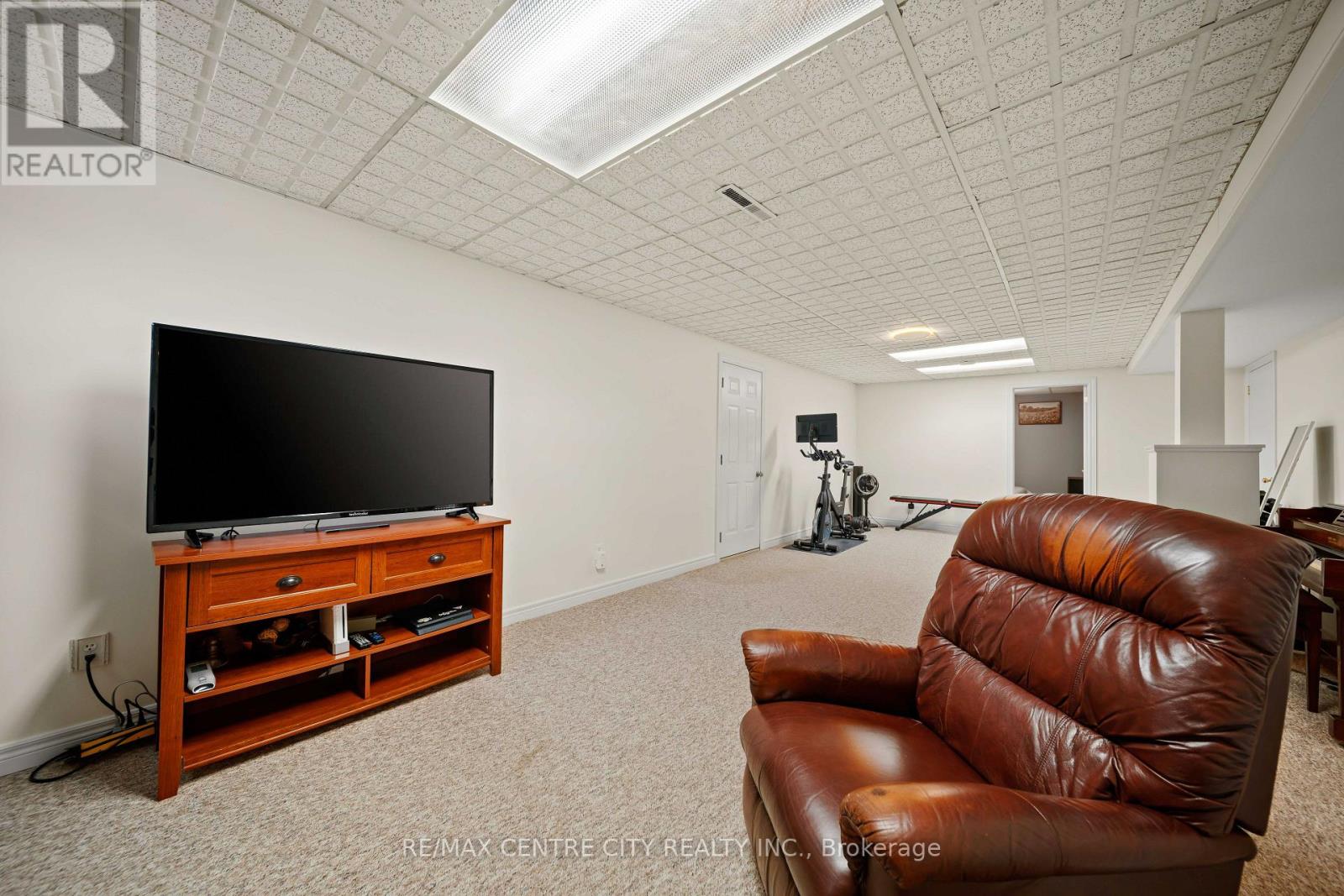 137 CENTENNIAL AVENUE - 25