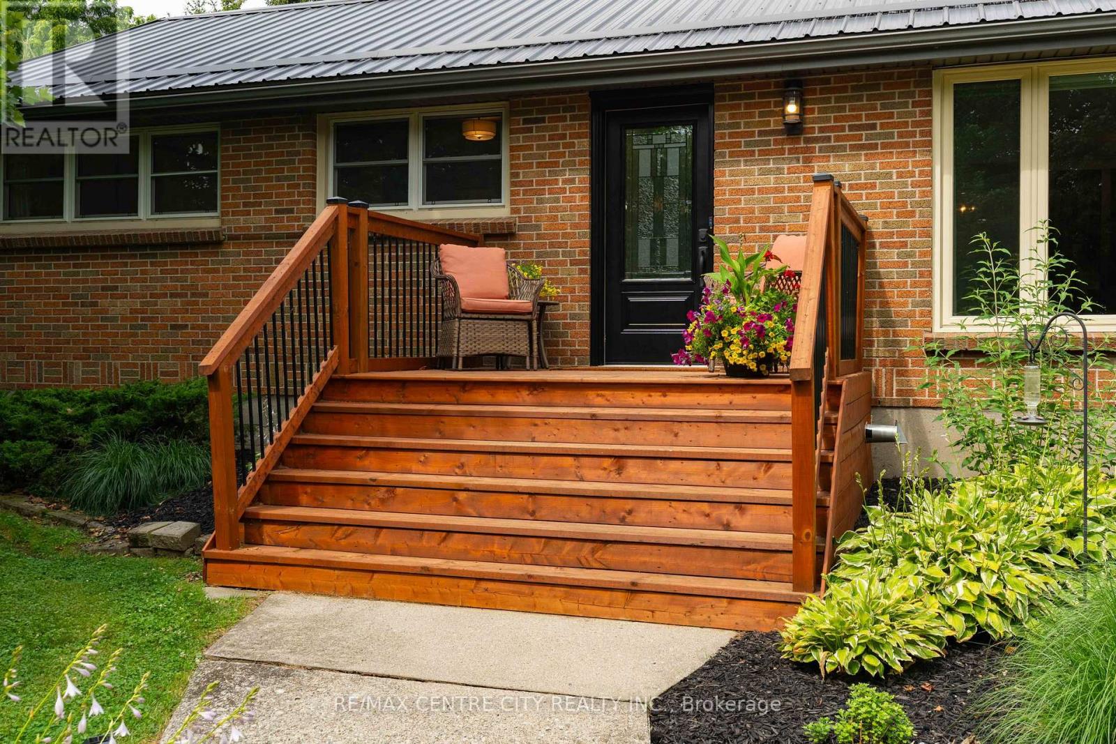 137 CENTENNIAL AVENUE - 3