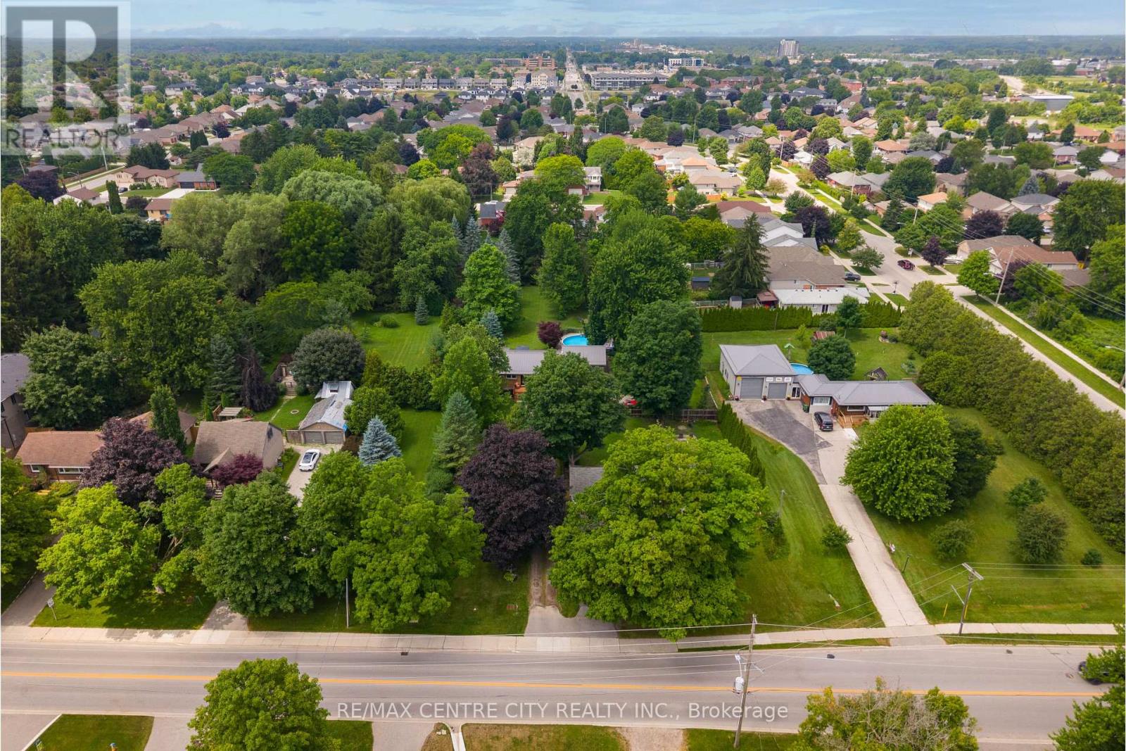 137 CENTENNIAL AVENUE - 33