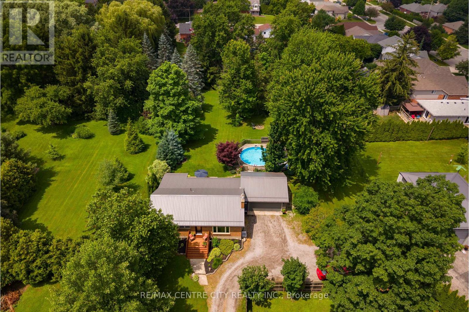 137 CENTENNIAL AVENUE - 34