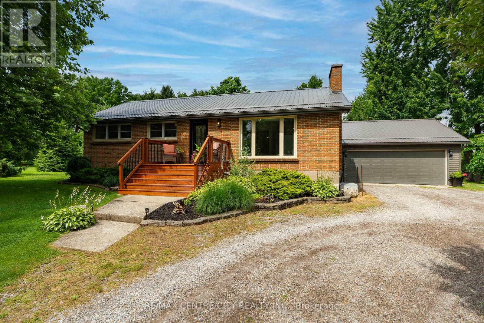 137 CENTENNIAL AVENUE - 35