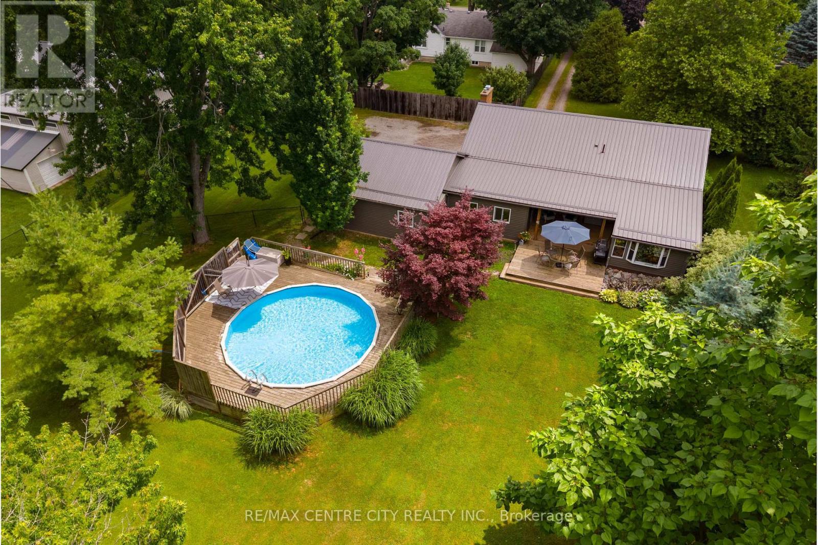 137 CENTENNIAL AVENUE - 37
