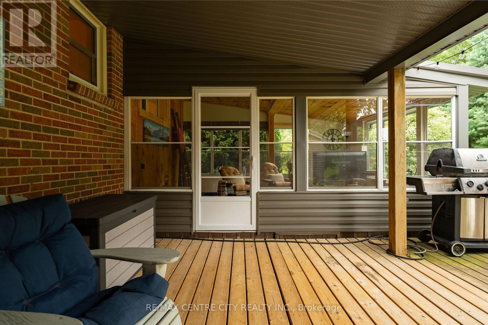 137 CENTENNIAL AVENUE - 40