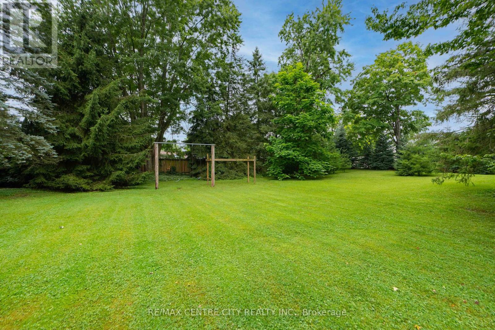137 CENTENNIAL AVENUE - 44
