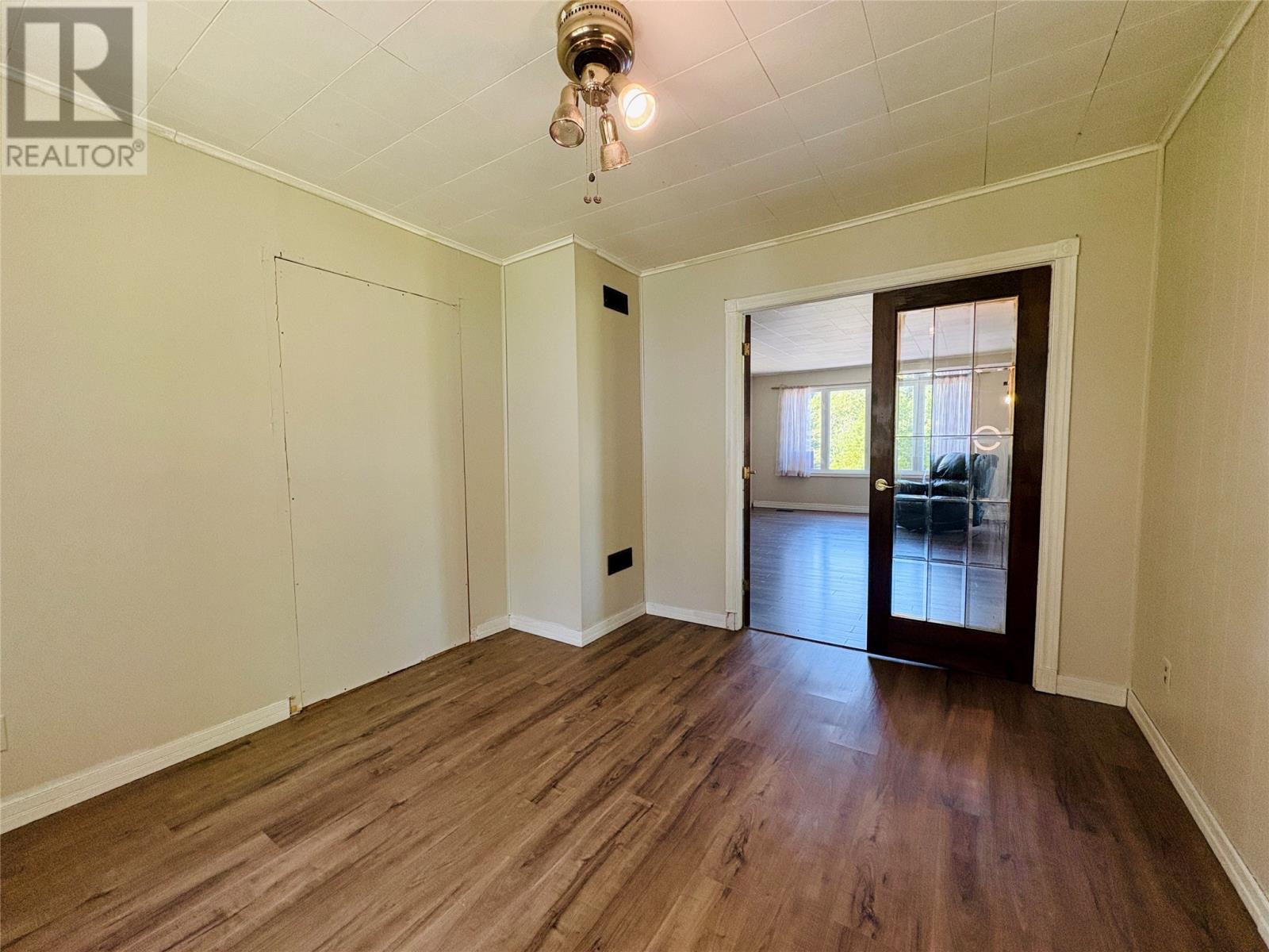 30-32 Hillside Crescent - 10