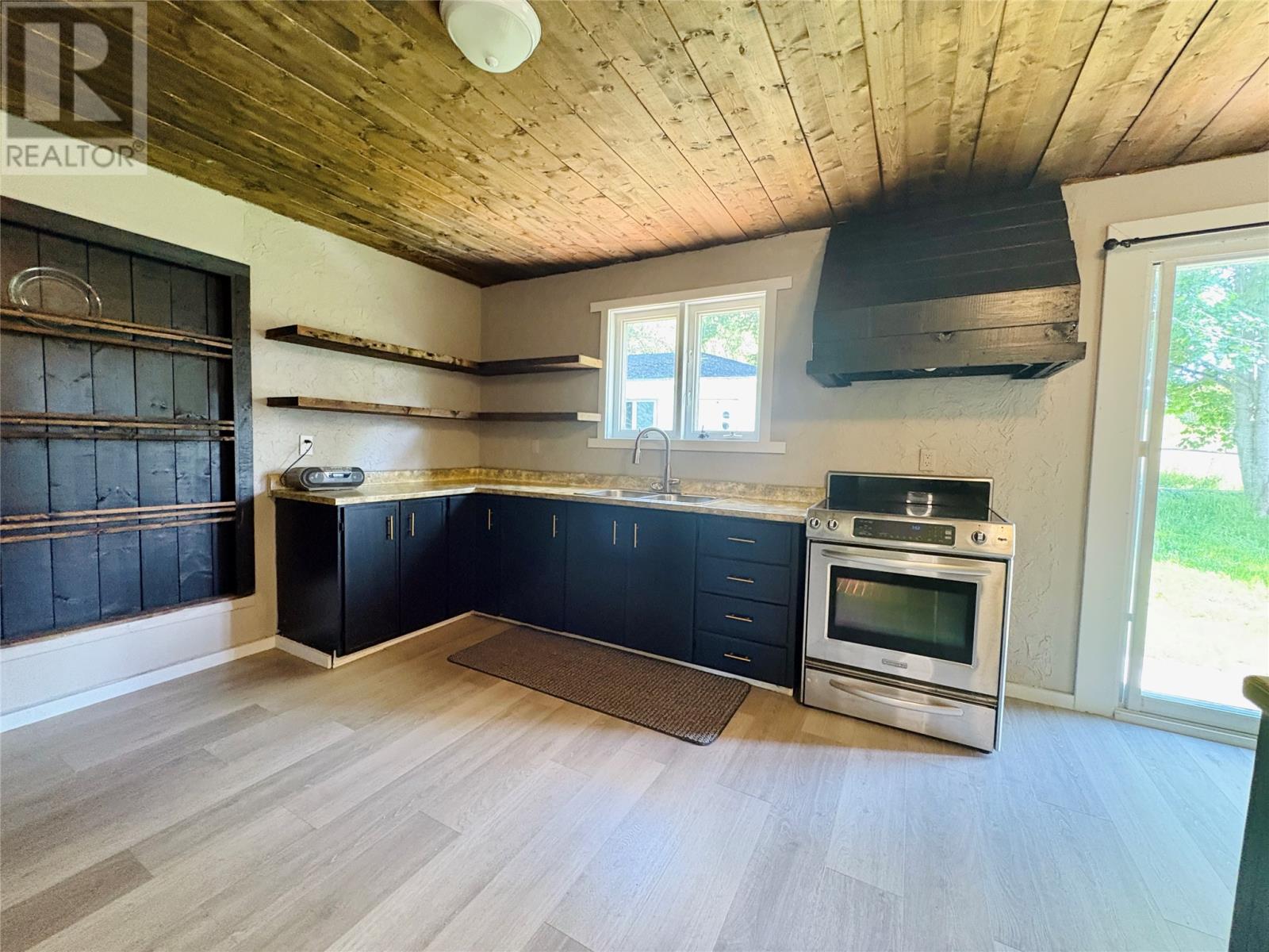 30-32 Hillside Crescent - 11