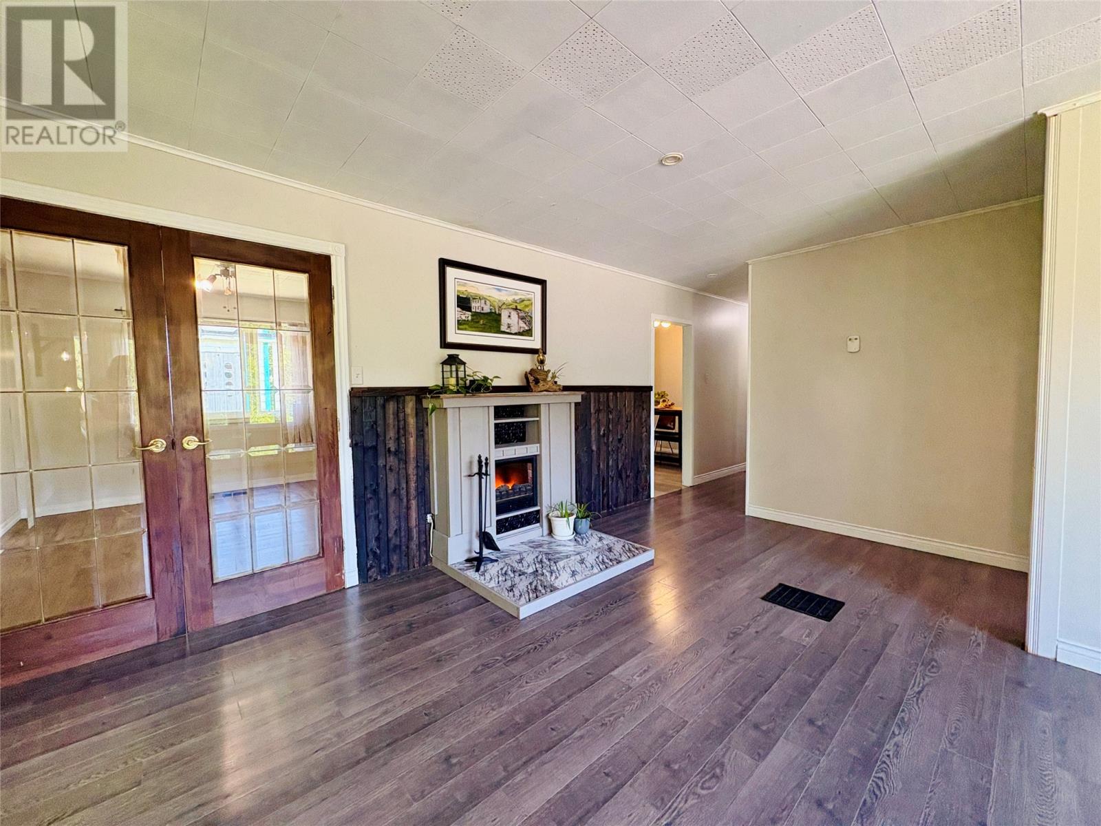 30-32 Hillside Crescent - 9