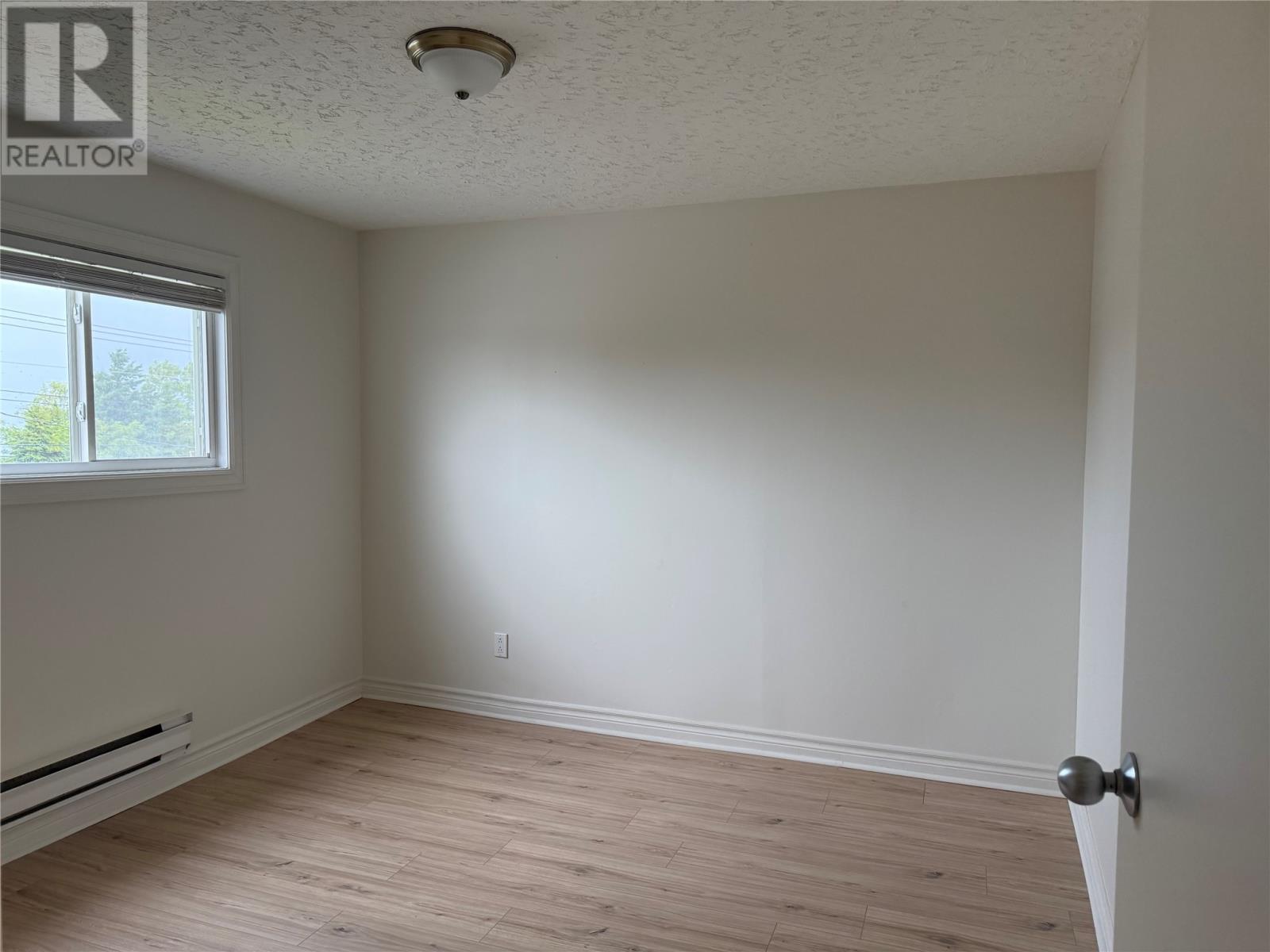 99 Premier Drive - Image 13