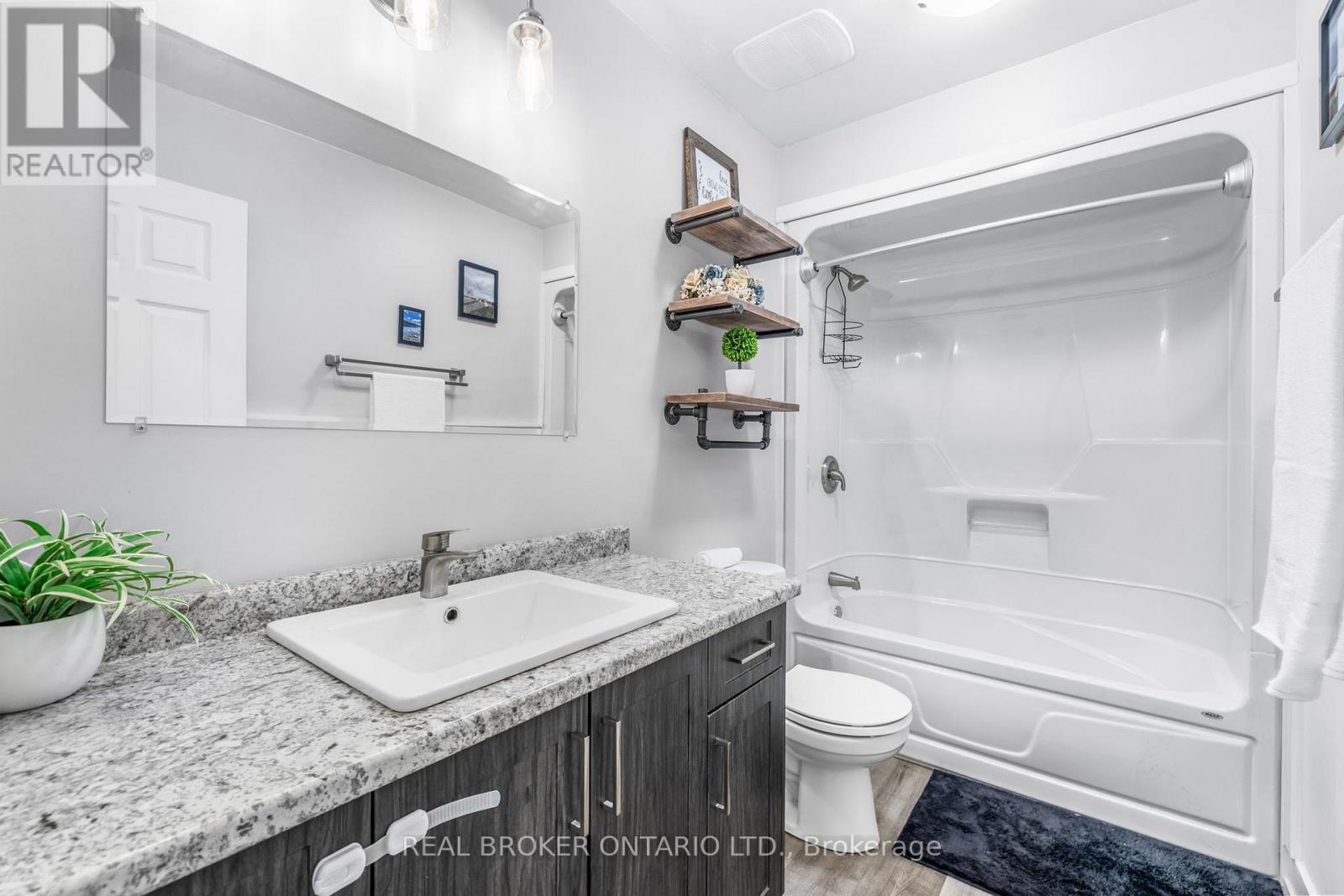 804 DARLING ROAD - Image 23
