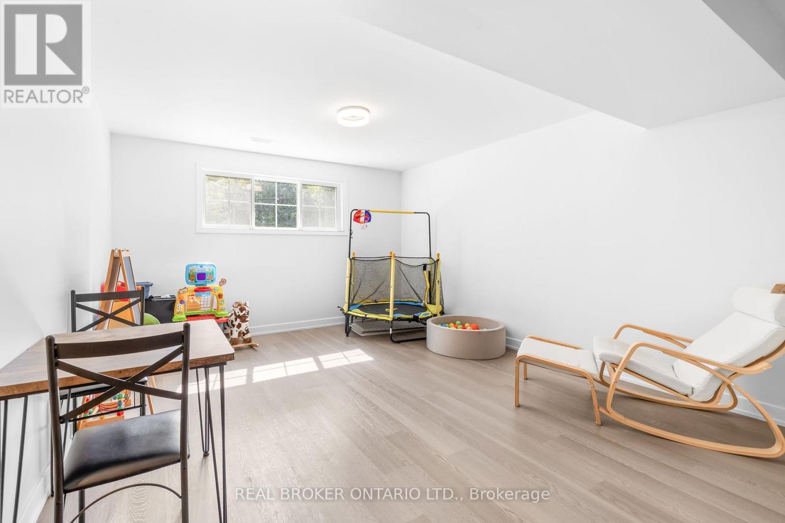 804 DARLING ROAD - Image 29