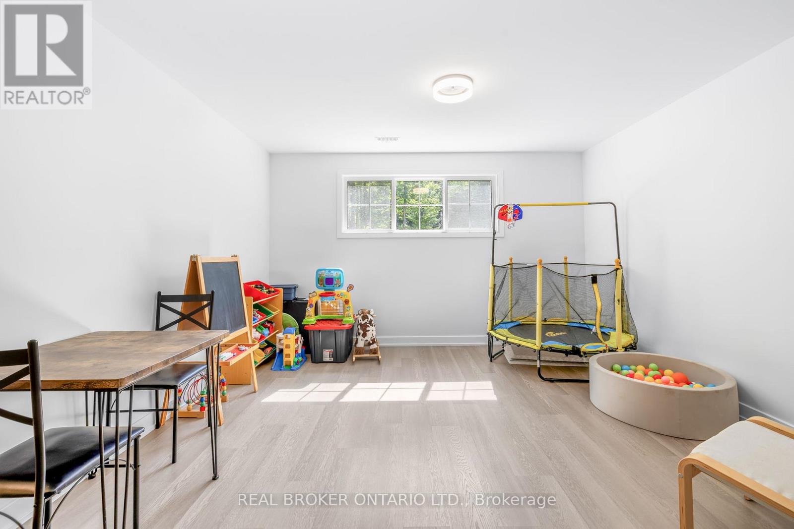 804 DARLING ROAD - Image 30