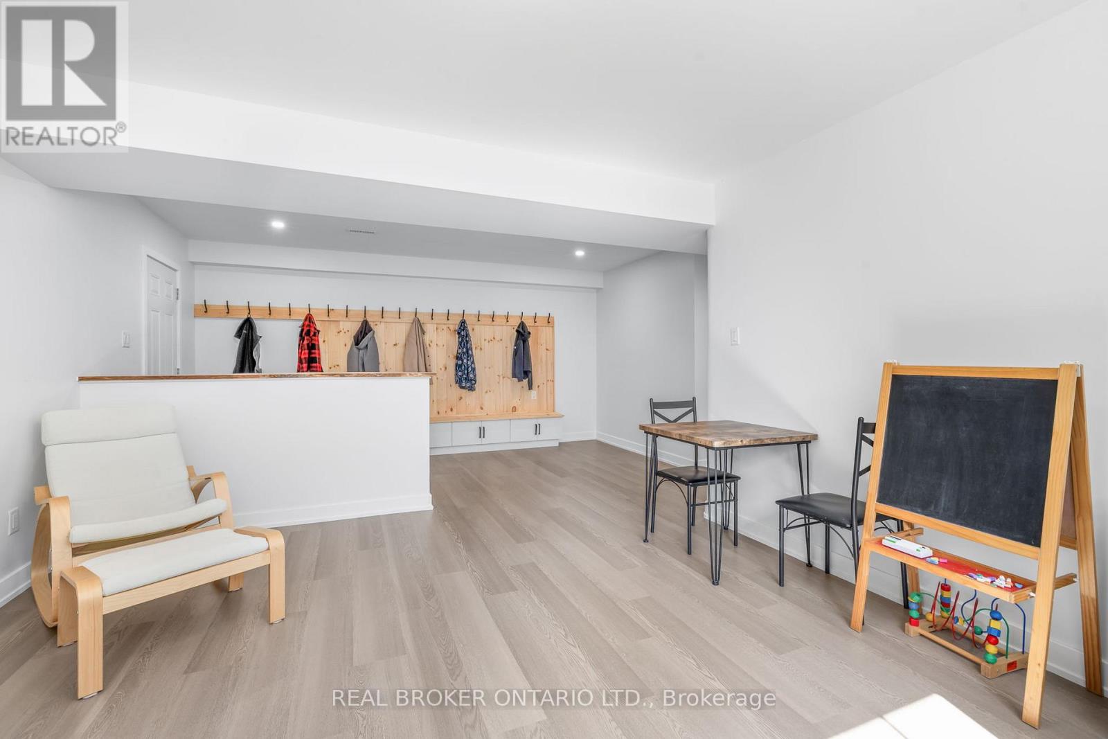 804 DARLING ROAD - Image 31