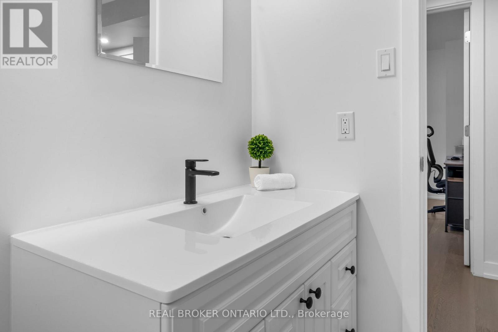 804 DARLING ROAD - Image 35