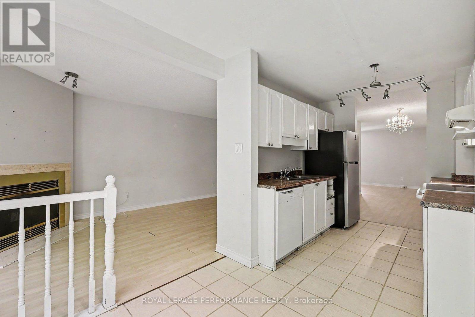 8 SOUTHPORT DRIVE - 11