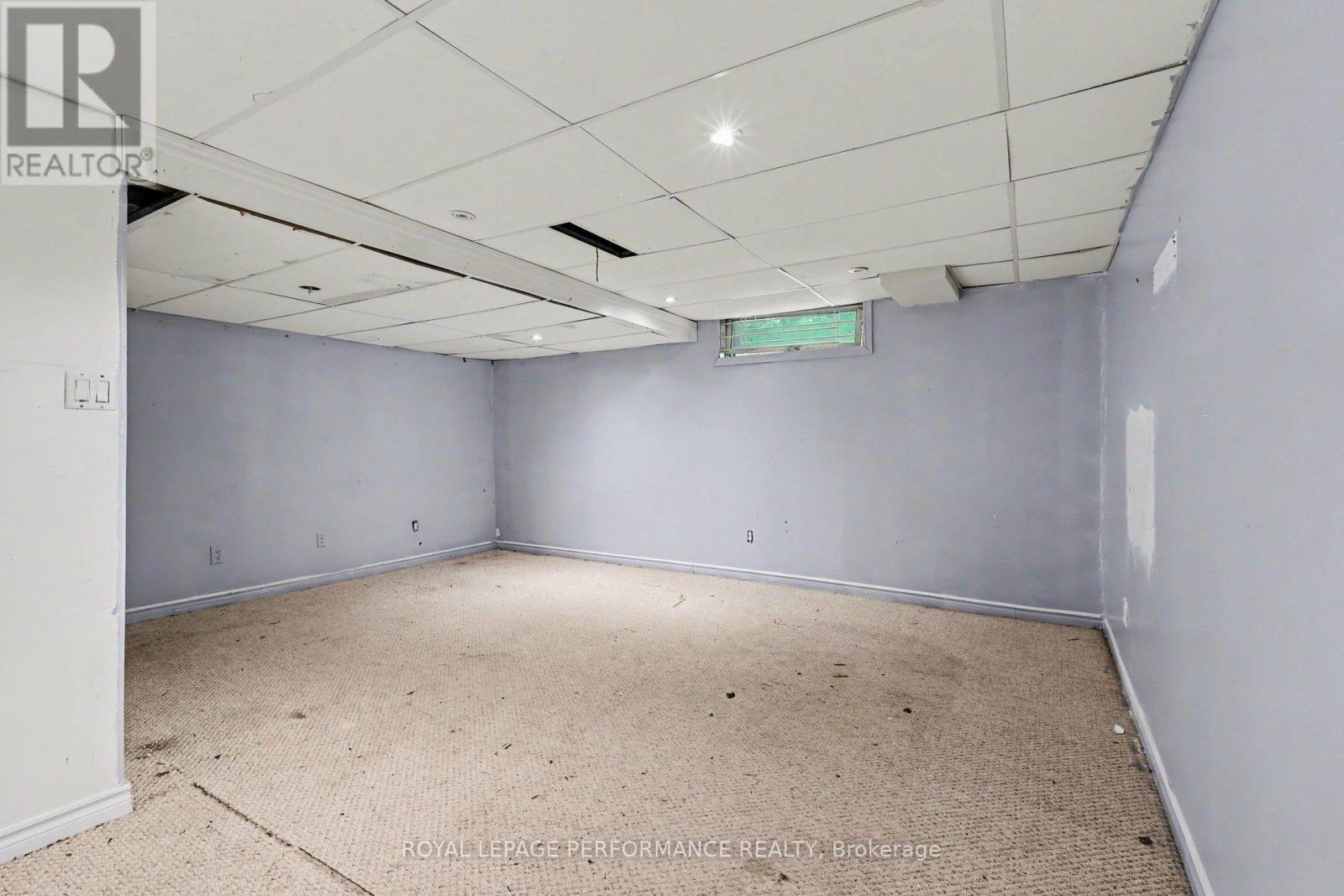 8 SOUTHPORT DRIVE - 24