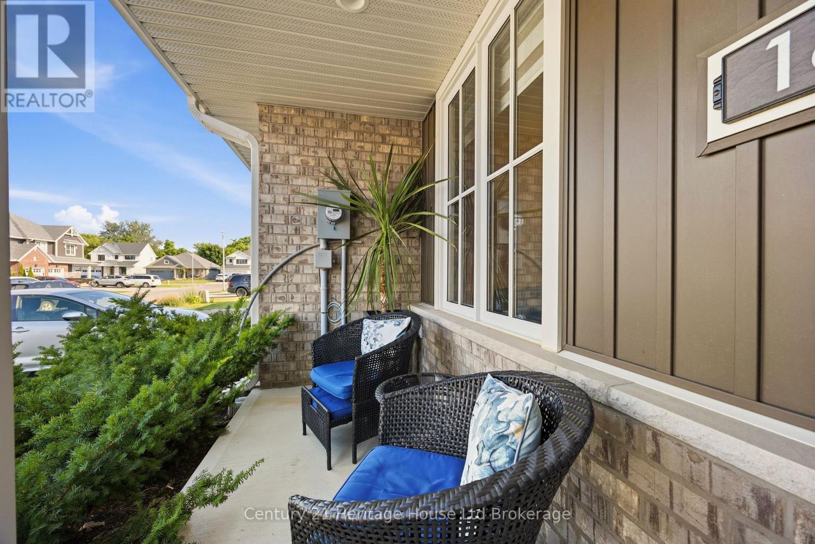 16 HUNTLEY AVENUE - 2