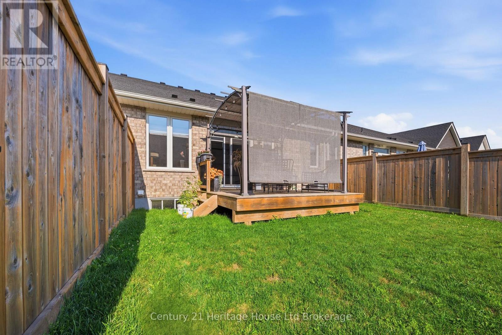 16 HUNTLEY AVENUE - 26