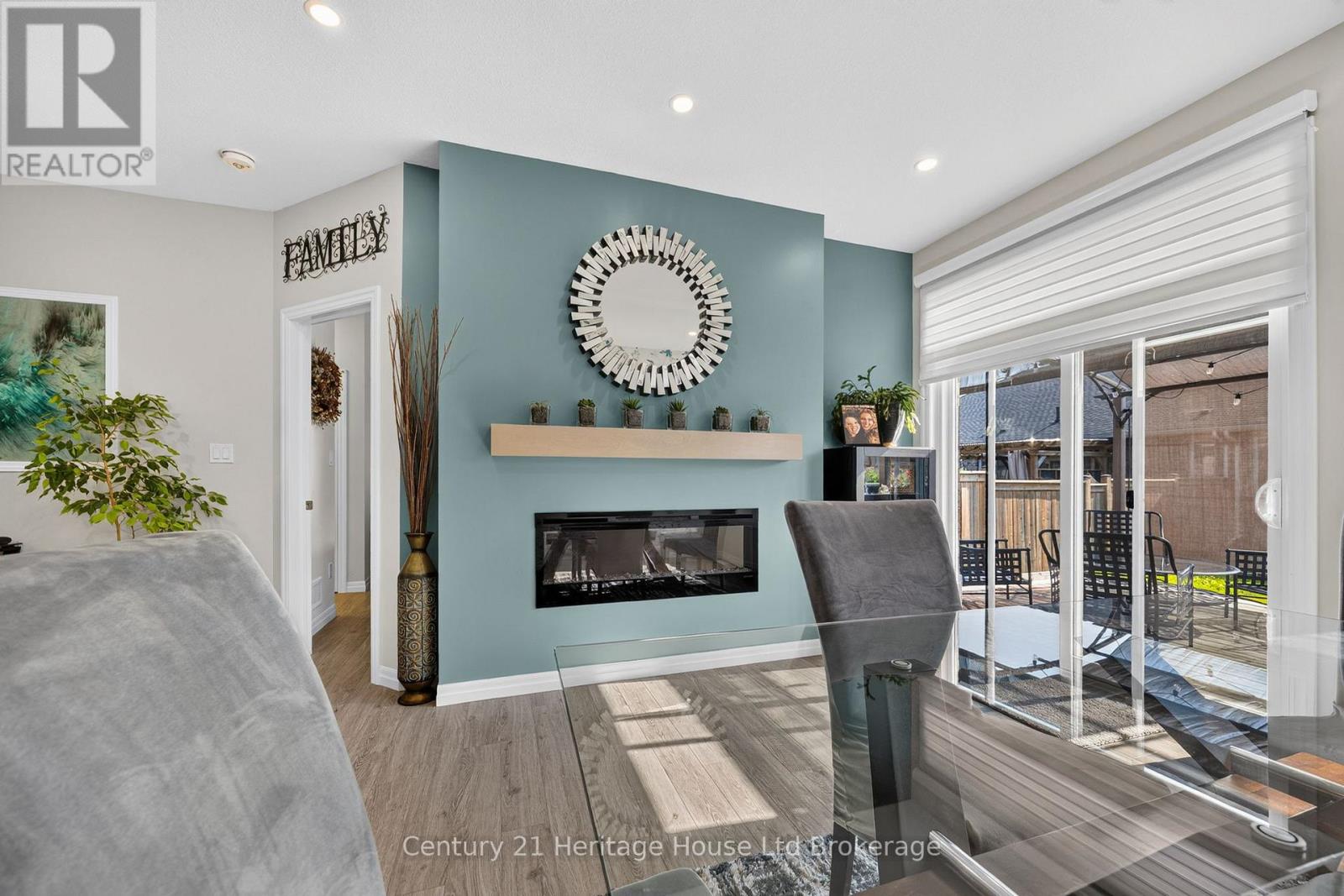 16 HUNTLEY AVENUE - 7
