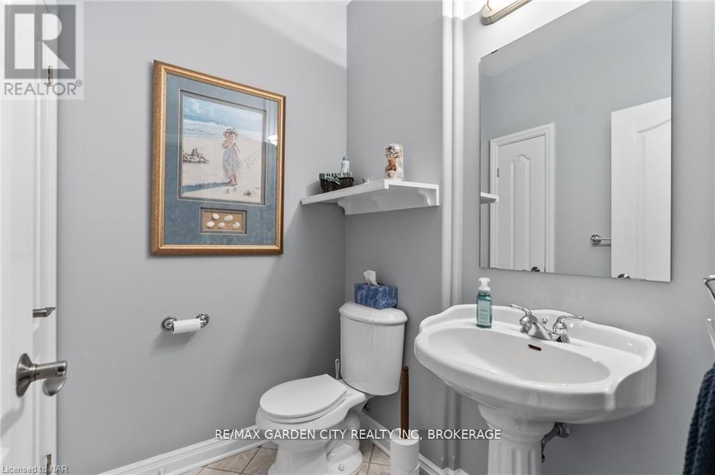 100 THOROLD ROAD E - 15
