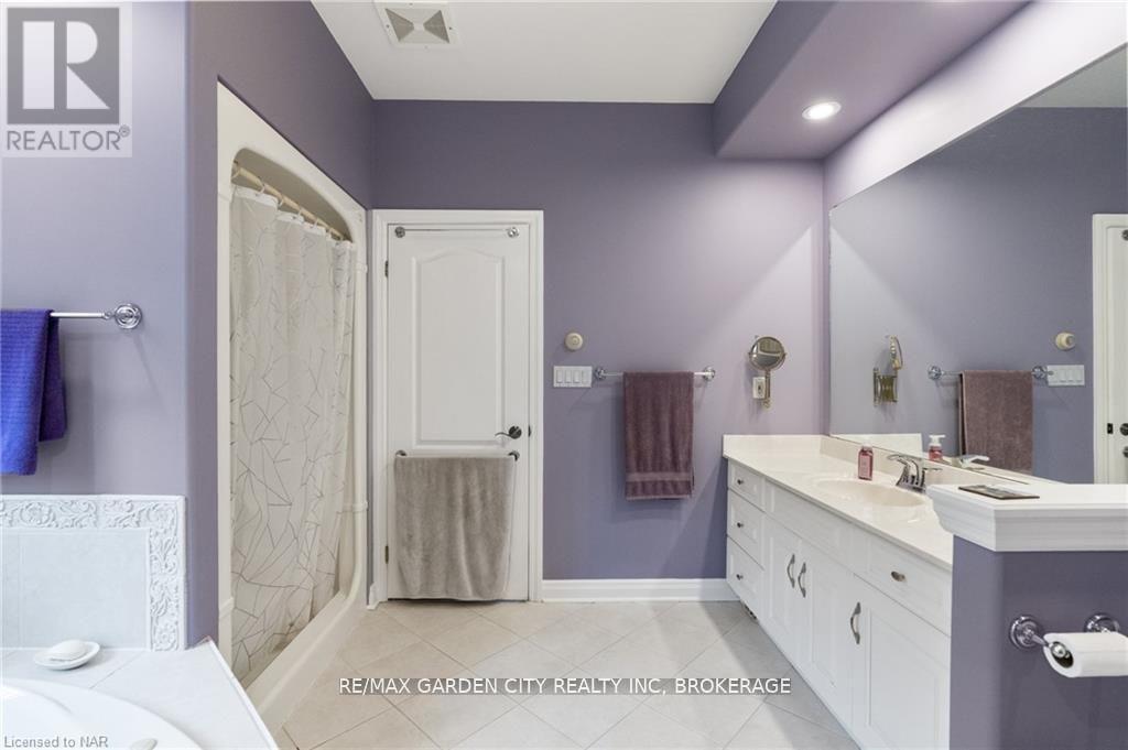 100 THOROLD ROAD E - 18