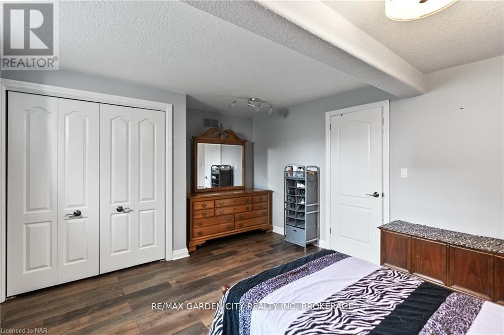 100 THOROLD ROAD E - 32
