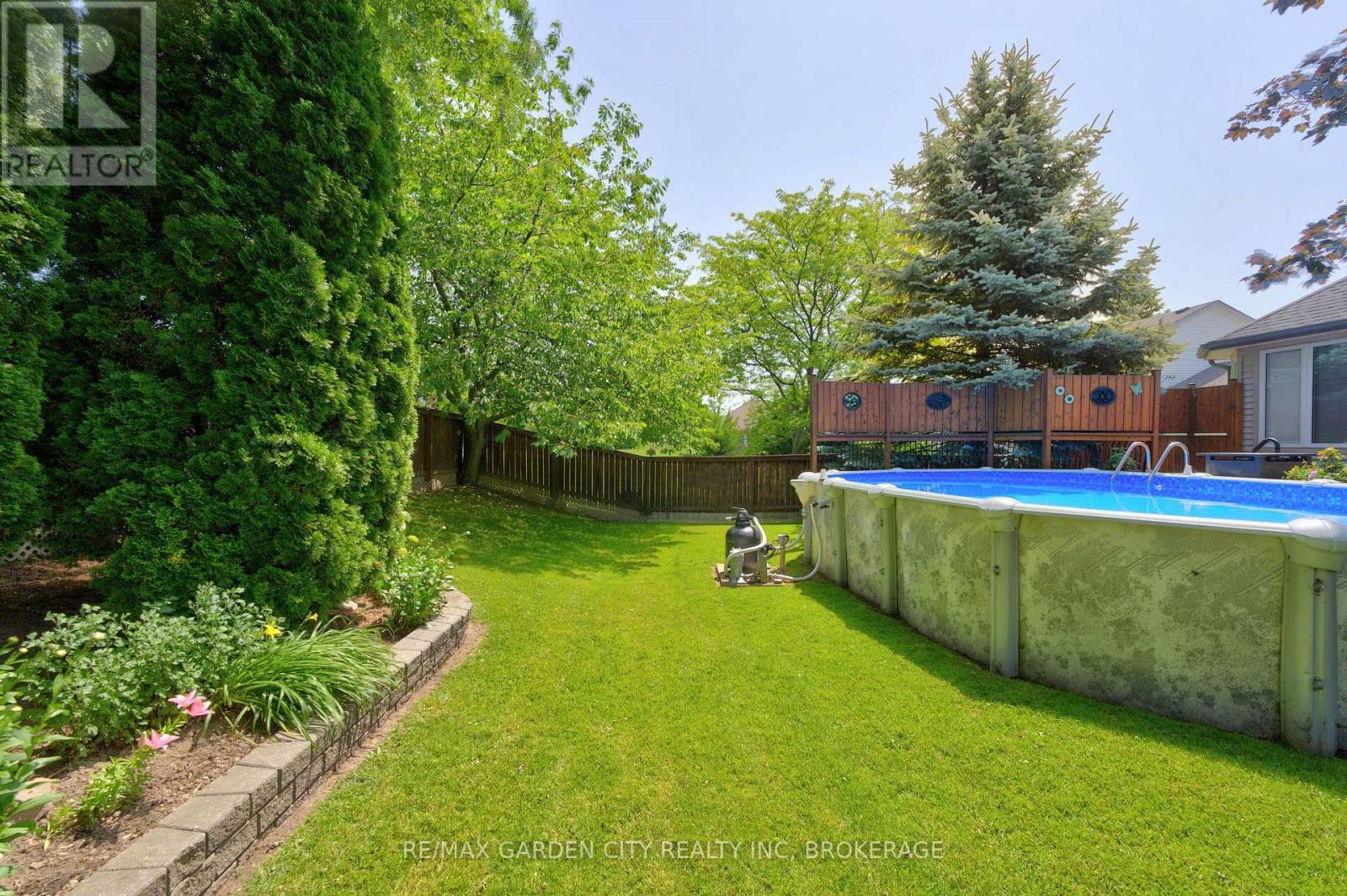 100 THOROLD ROAD E - 36
