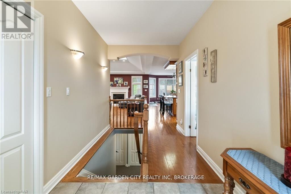 100 THOROLD ROAD E - 4