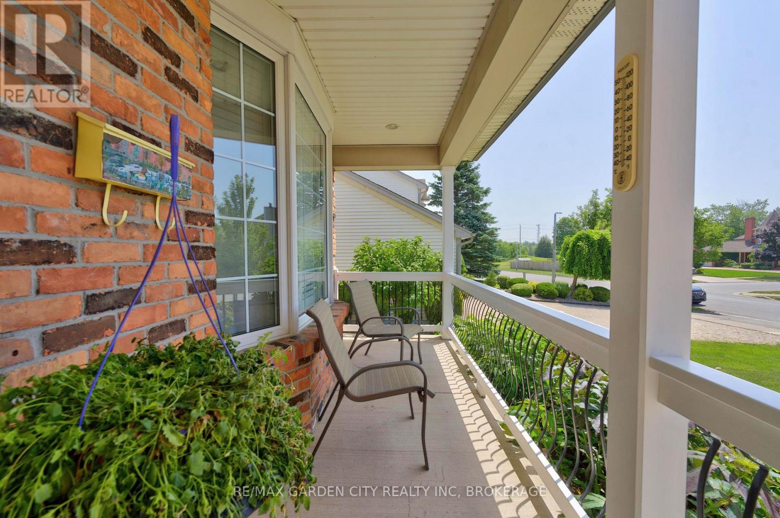 100 THOROLD ROAD E - 46