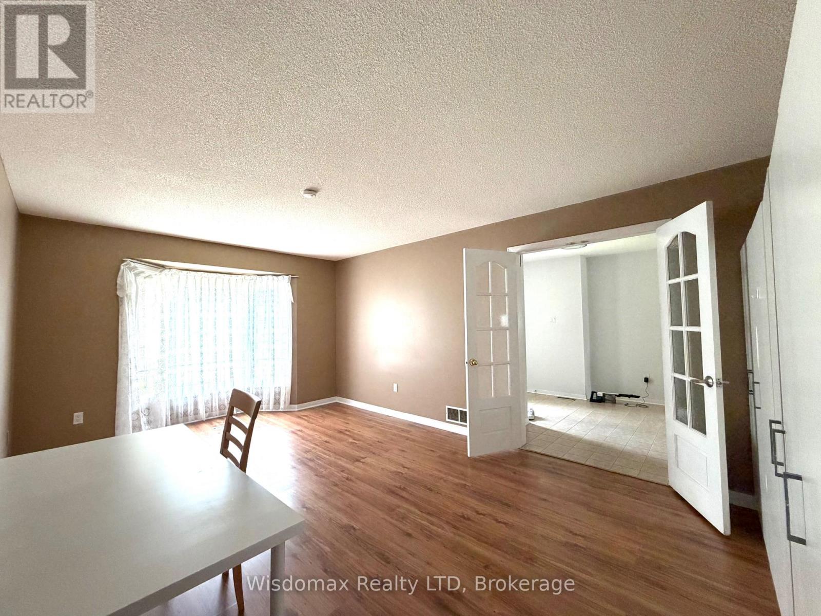 1 CRYSLER CRESCENT - 3
