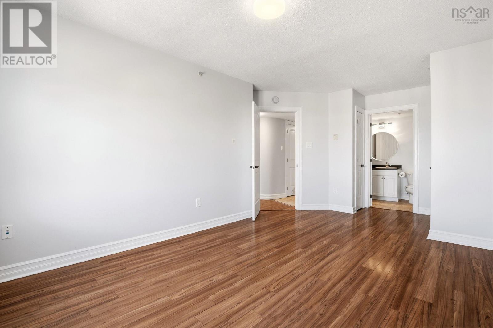 #601 5505 Falkland Street - 35
