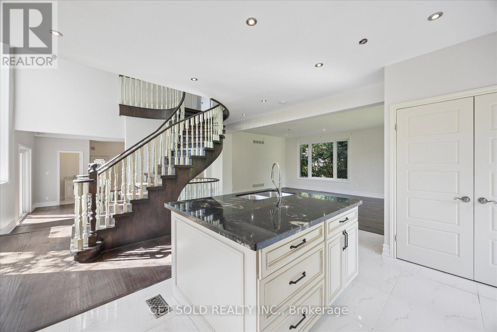 156 DUNCAN ROAD - 16