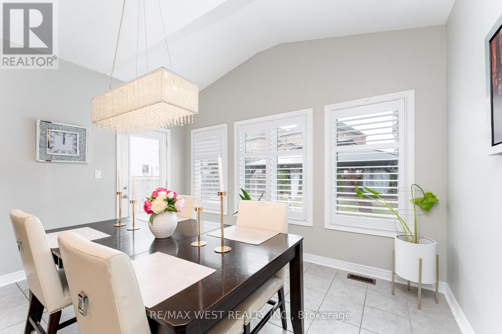 62 BROOKVIEW DRIVE - 17