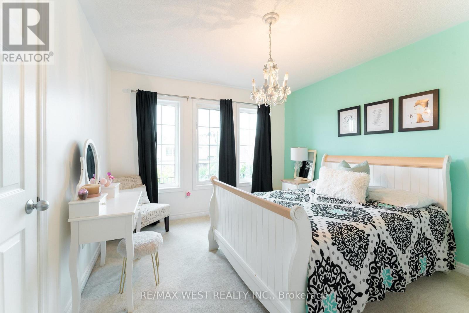 62 BROOKVIEW DRIVE - 21