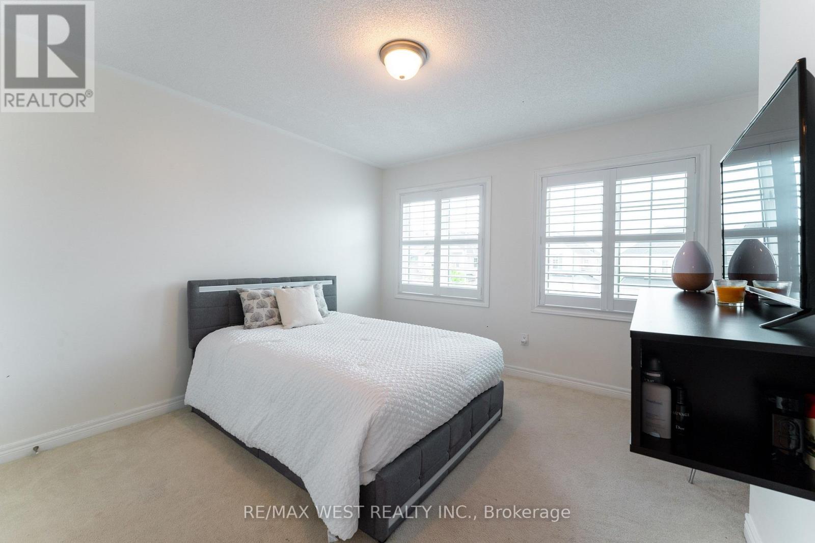 62 BROOKVIEW DRIVE - 22