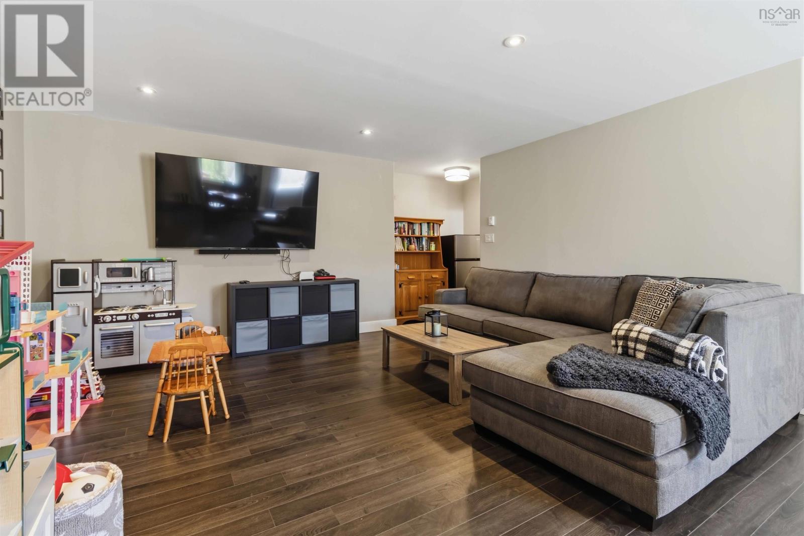 159 Summit Crescent - 32