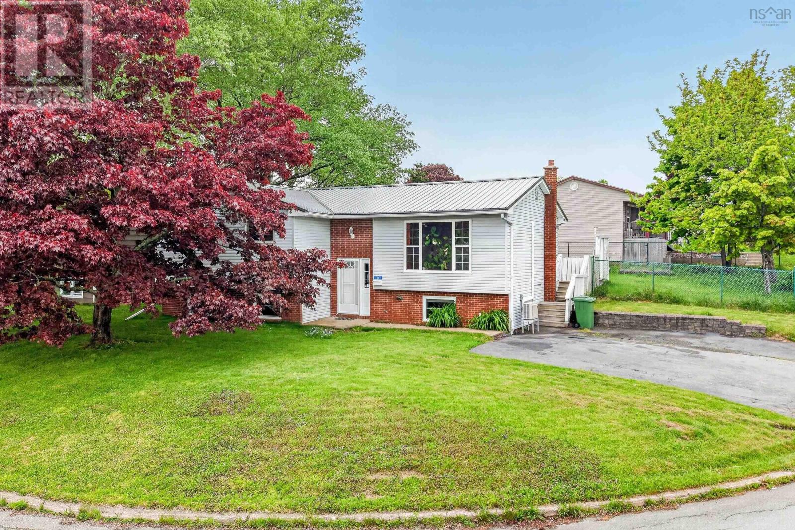 9 Shalimar Crescent - 2