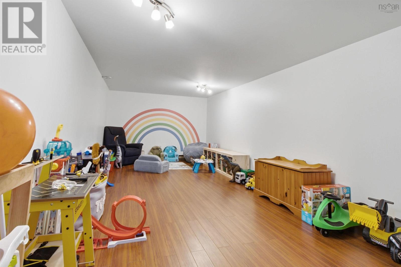 2 Chandler Lane - Image 30