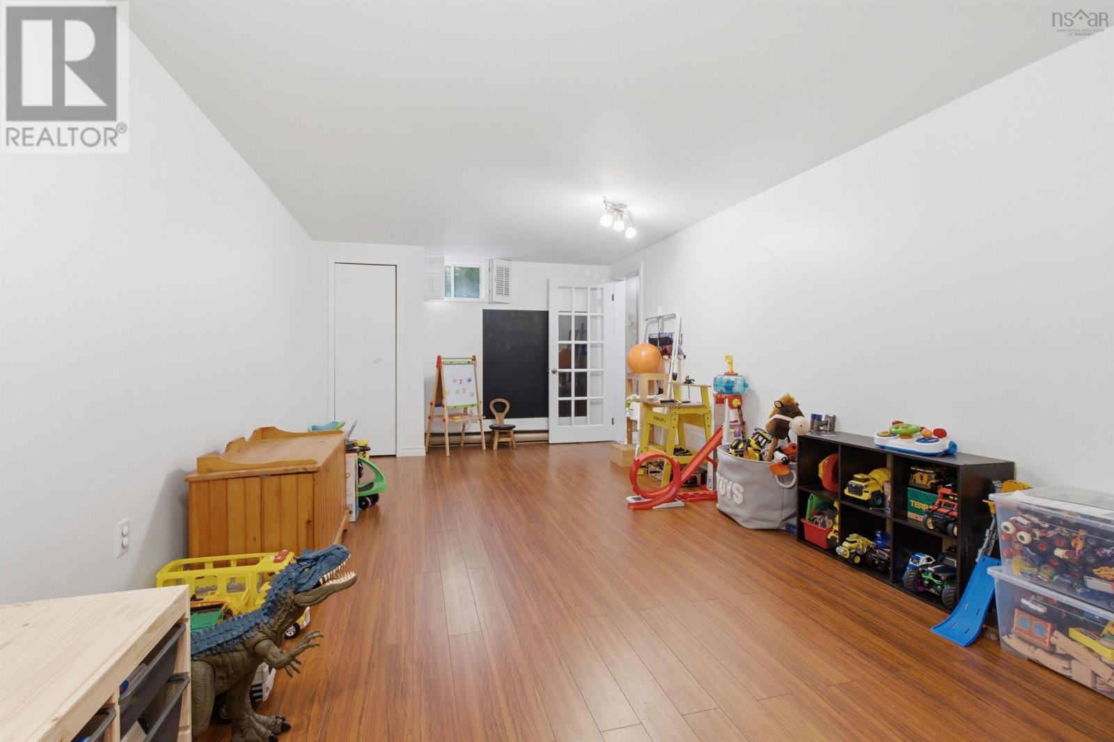 2 Chandler Lane - Image 31