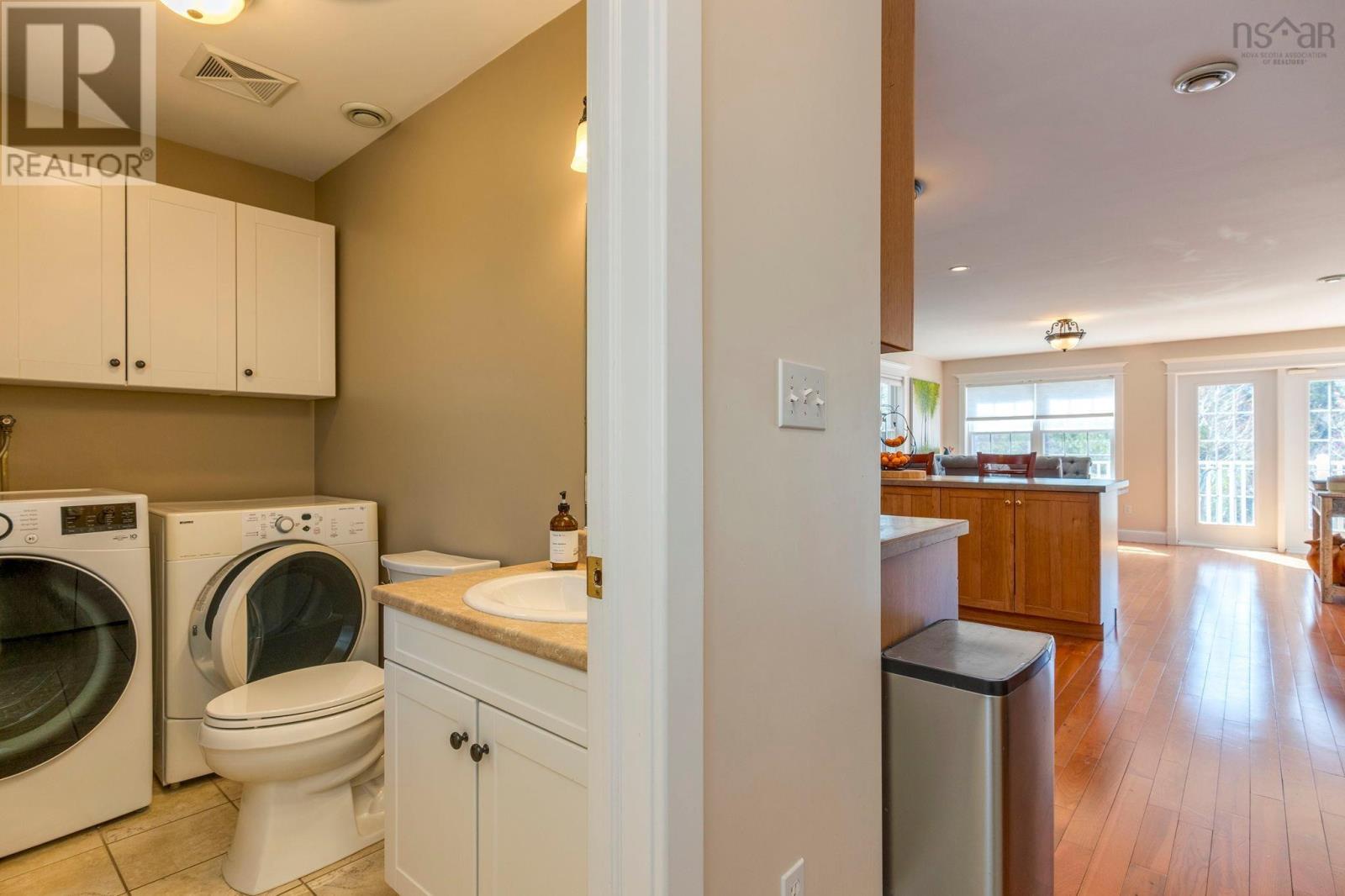 69 Meadowbrook Drive - 17