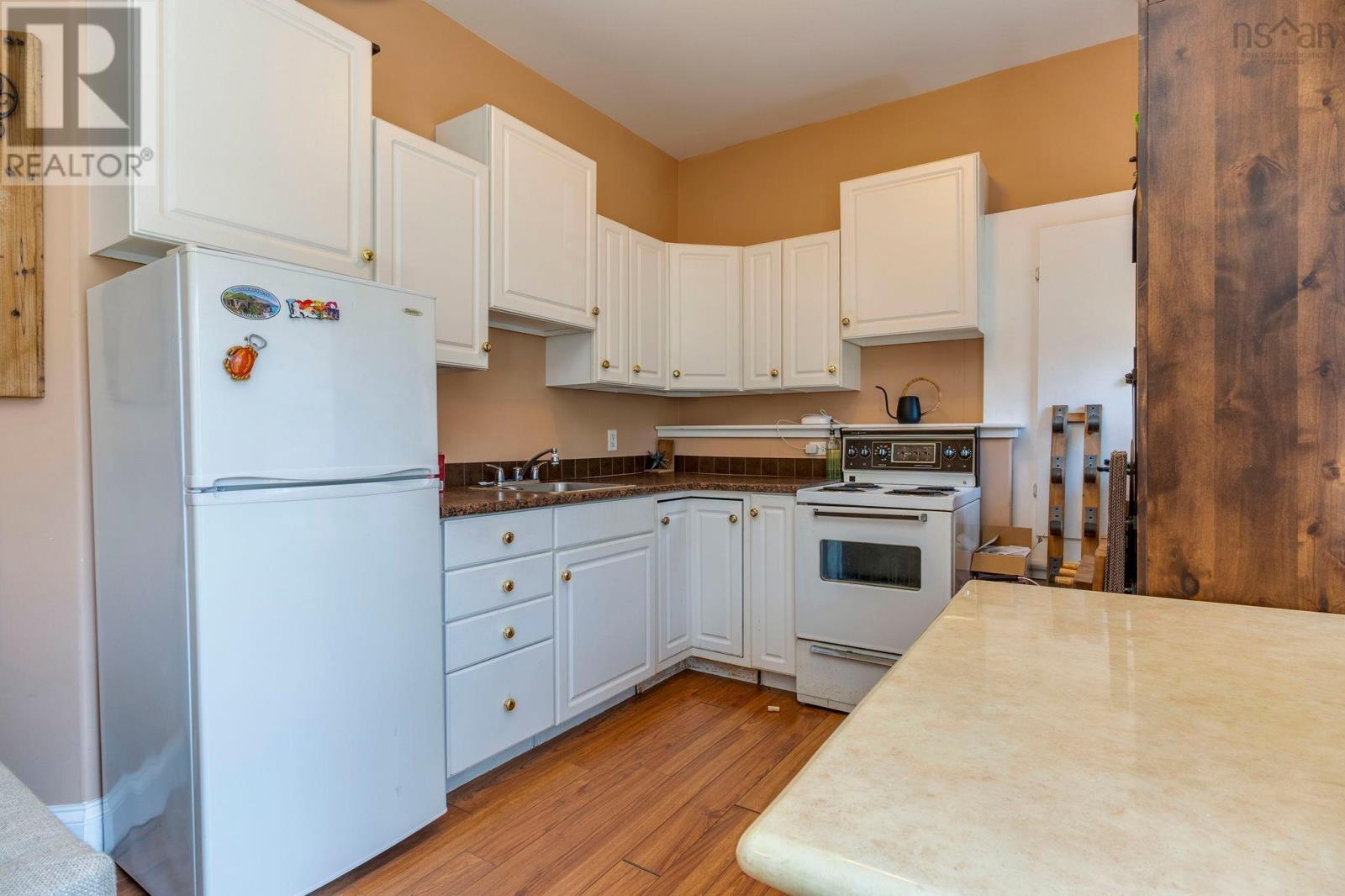 69 Meadowbrook Drive - 40