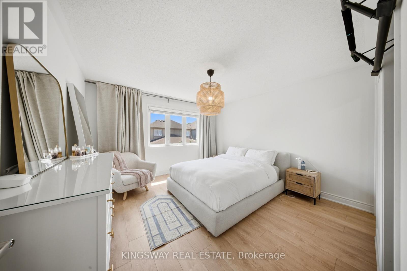 1032 DIEFENBAKER STREET - Image 14