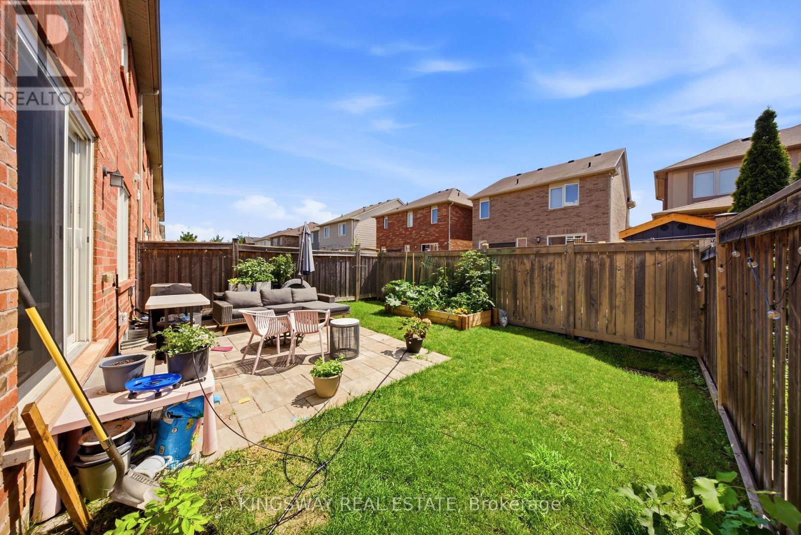 1032 DIEFENBAKER STREET - Image 24