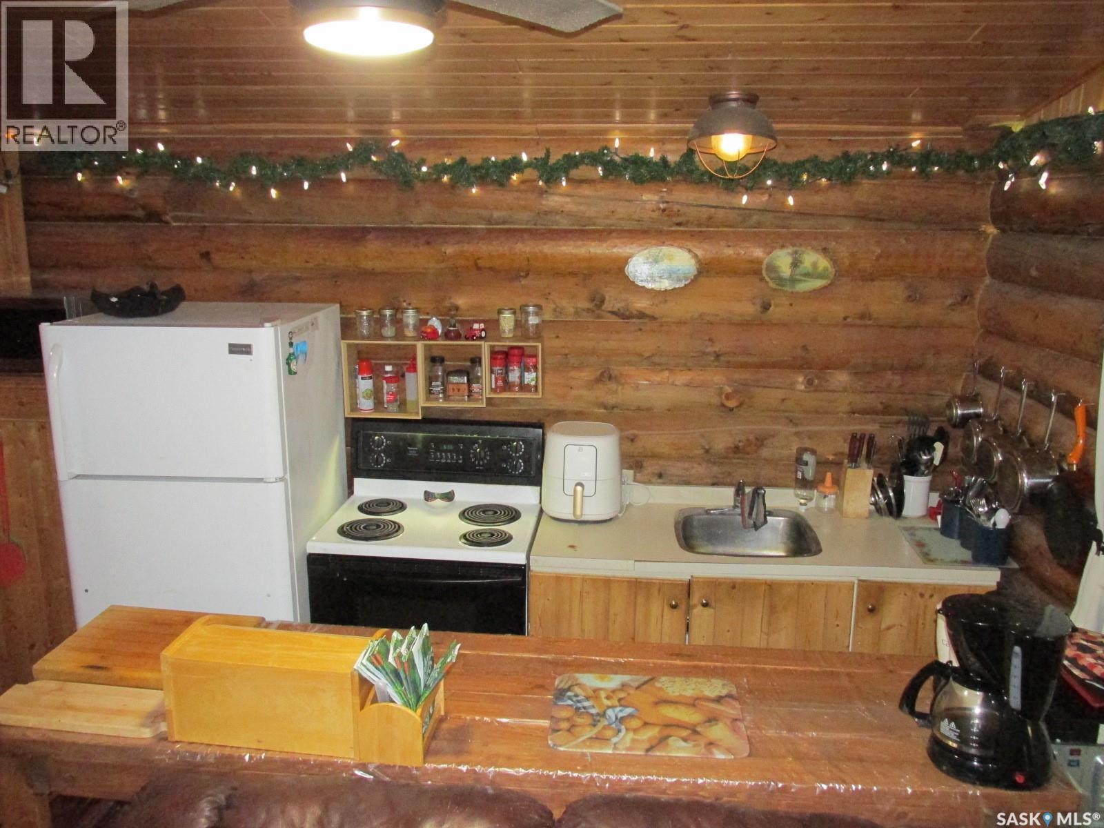 #6 Scot's Landing - log cabin near Nipawin - 13