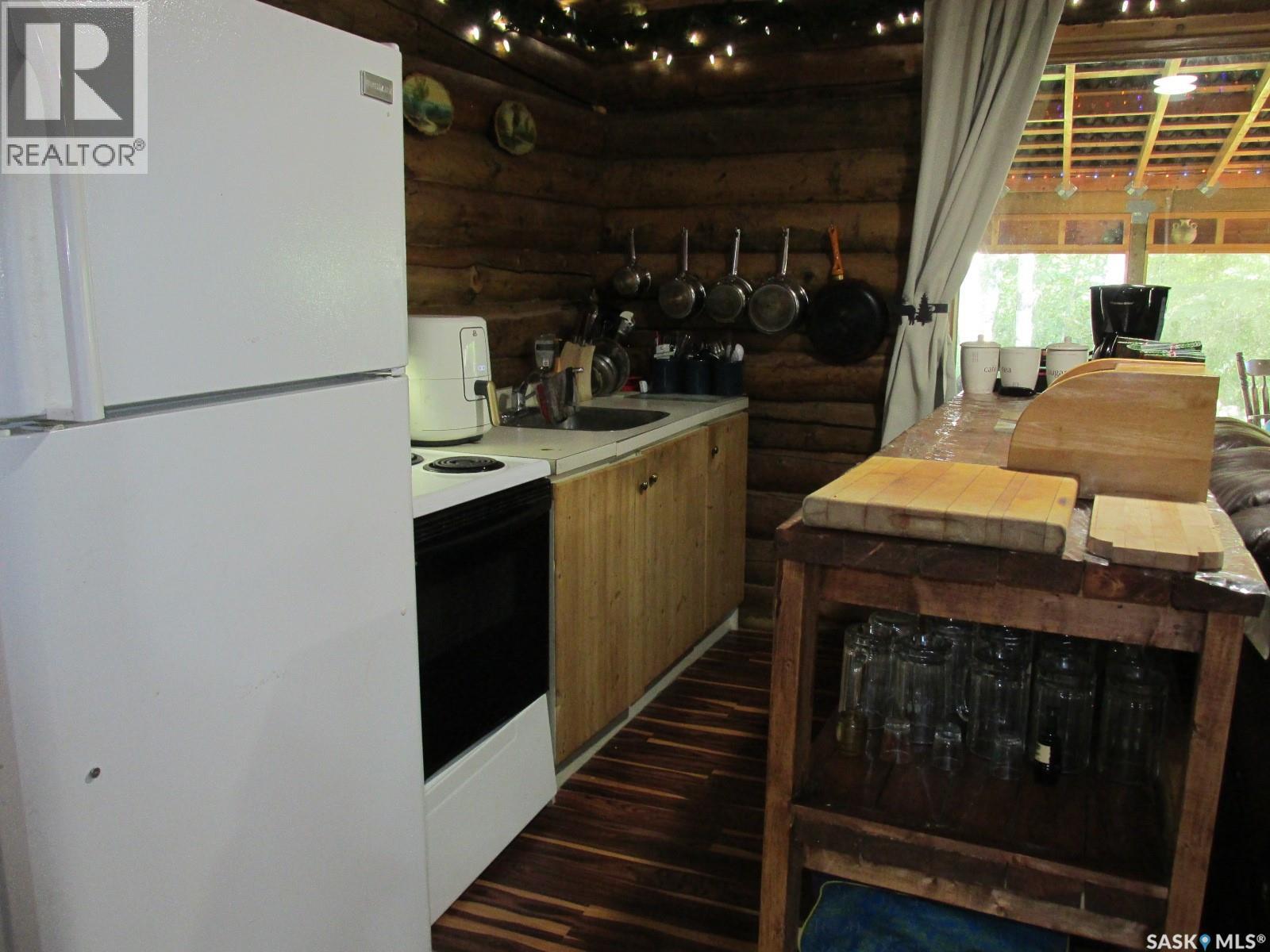 #6 Scot's Landing - log cabin near Nipawin - 14