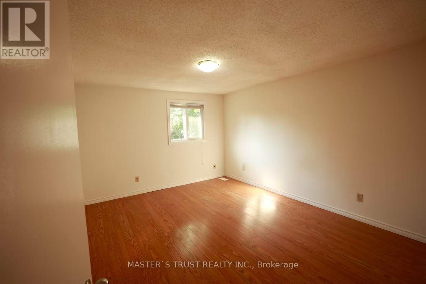 5 THORNBERRY COURT - 11