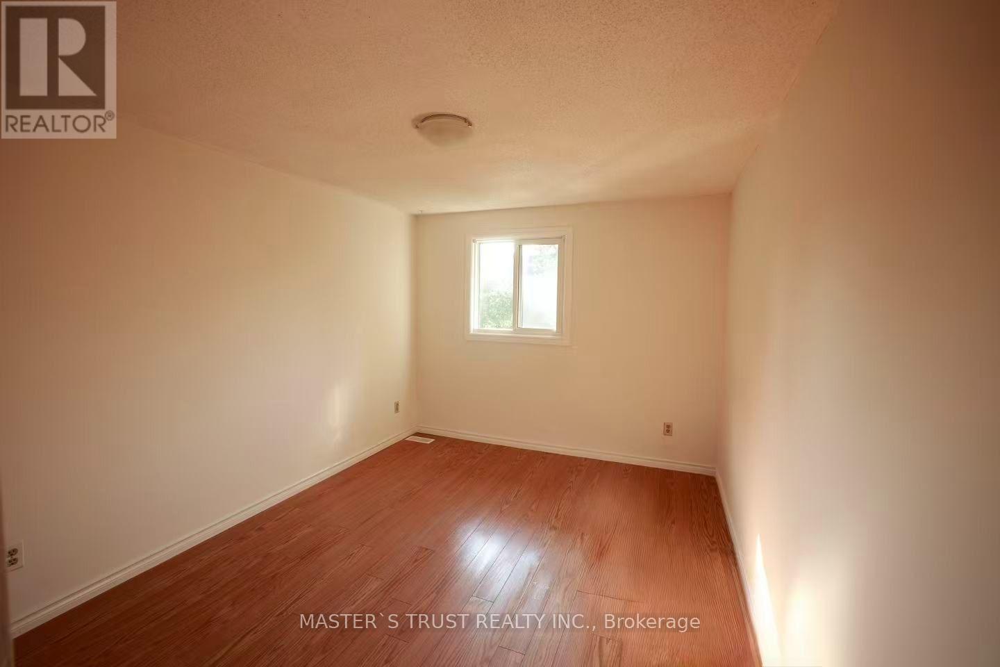 5 THORNBERRY COURT - 13